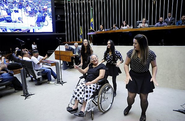Solenidade marcou comemoração do Dia Nacional de Luta das Pessoas com Deficiência. Foto: Lucio Bernardo Jr. / Câmara dos Deputados 