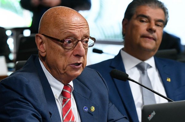 A audiência pública na Comissão de Infraestrutura foi requerida pelo senador Esperidião Amin (E)